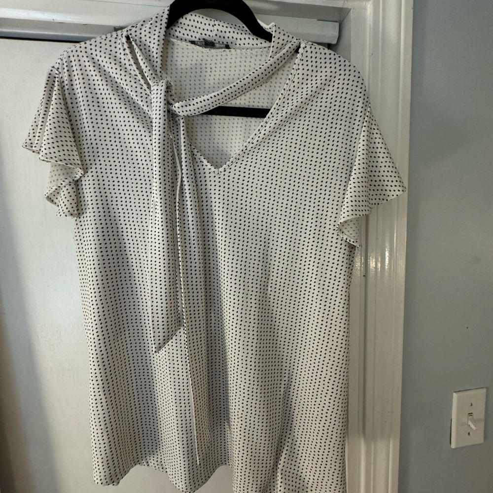 Adrianna Papell Black and White Flutter Sleeve Tie Front Blouse